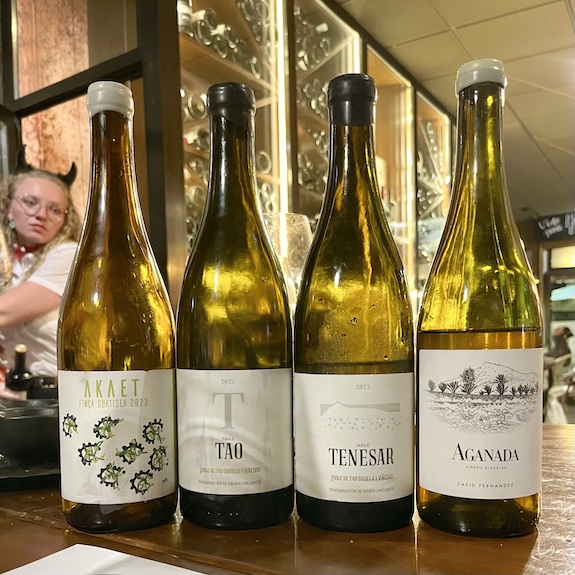 Tolle Weine aus Lanzarote. In der Weinbar La Sede.